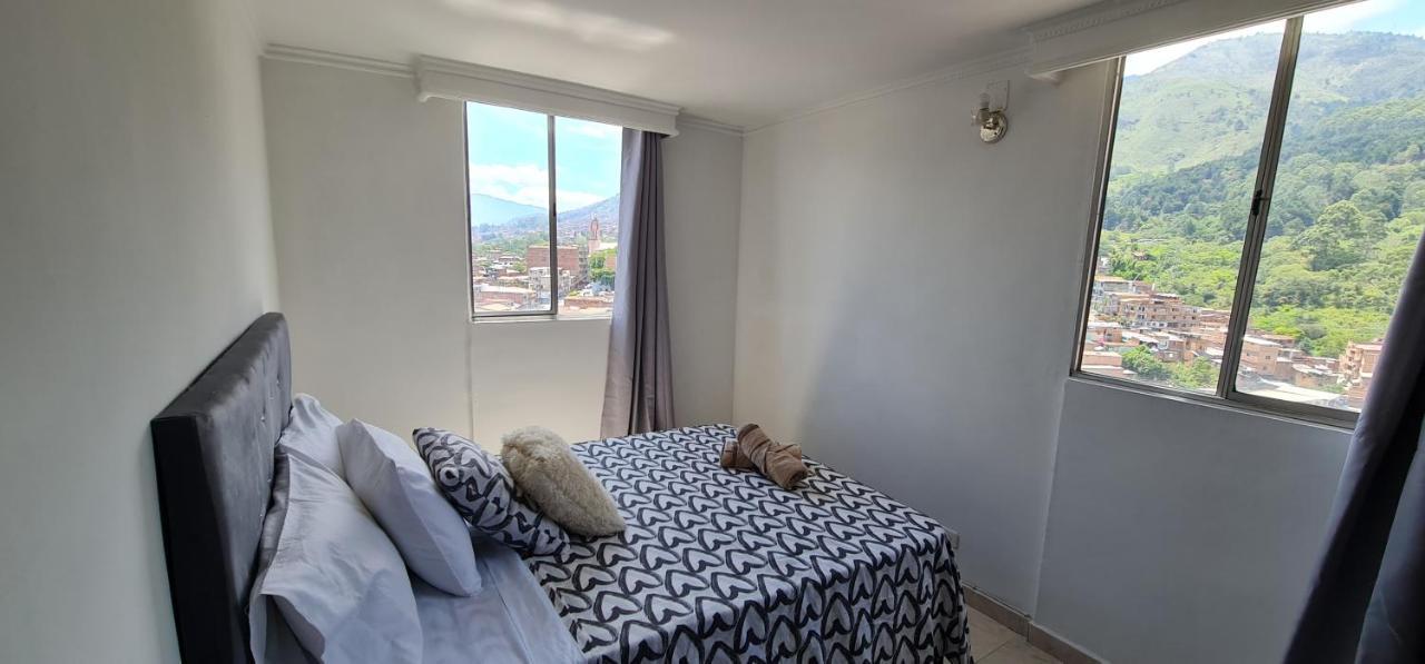Apartamento vistas lindas cerca centro Medellín Exterior foto