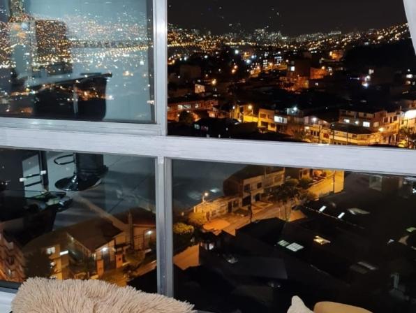 Apartamento vistas lindas cerca centro Medellín Exterior foto