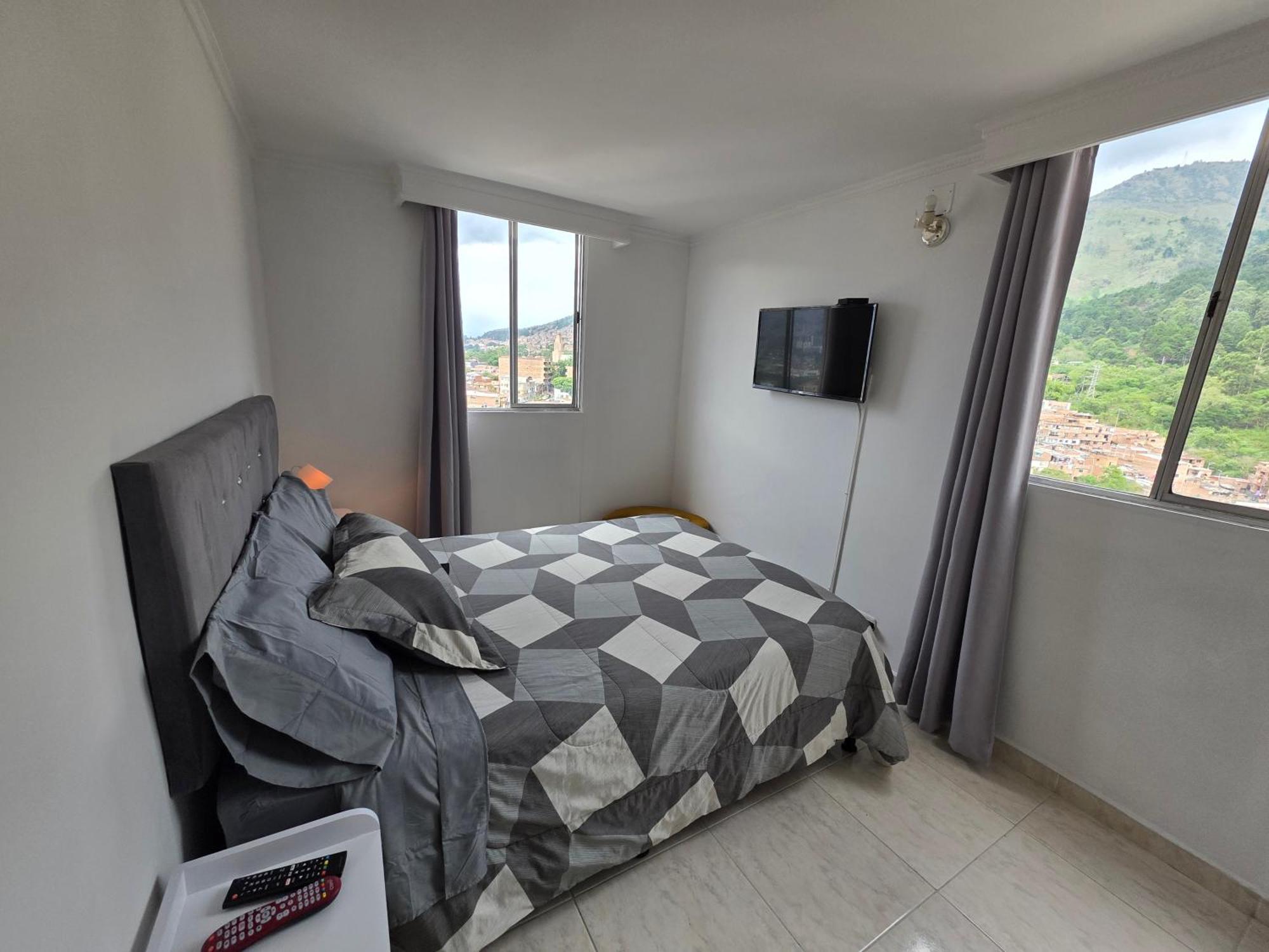 Apartamento vistas lindas cerca centro Medellín Exterior foto